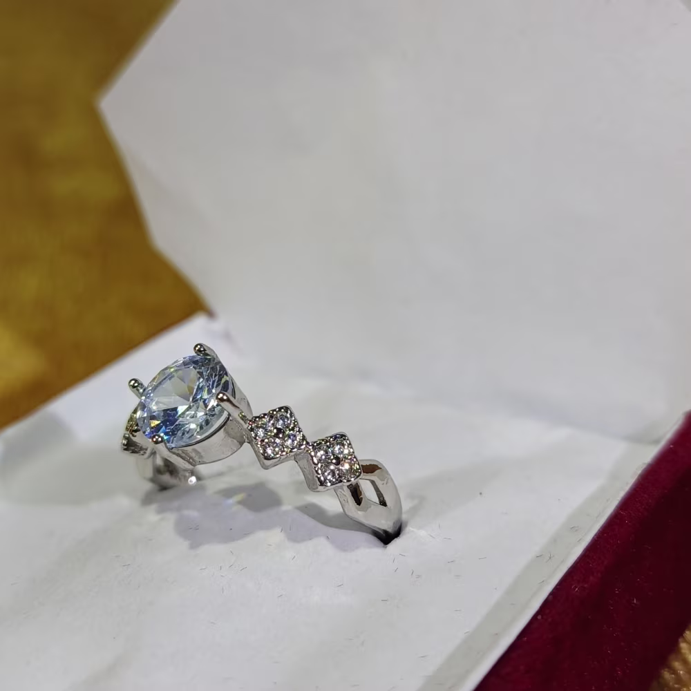 Minimalist Silver Synthetic Zirconia Ladies' Ring For Parties, Dances, Daily Wear & Jewelry Gifts